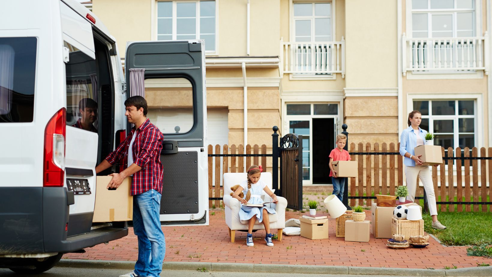 Move out cleaning services ensuring a seamless goodbye