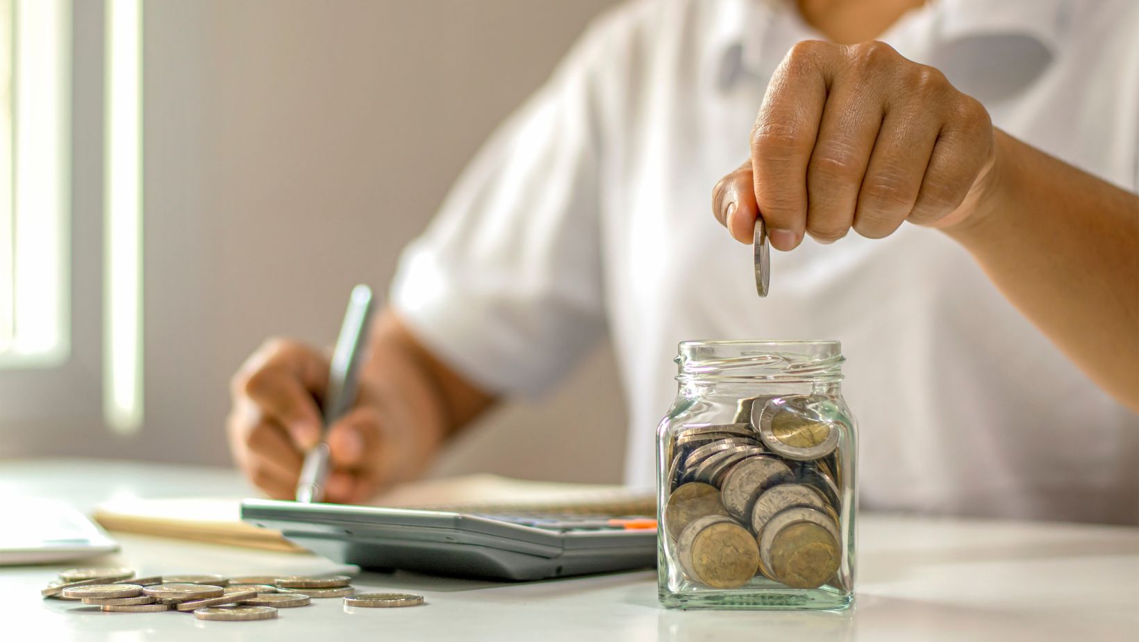 What factors affect car shipping costs and how to save money