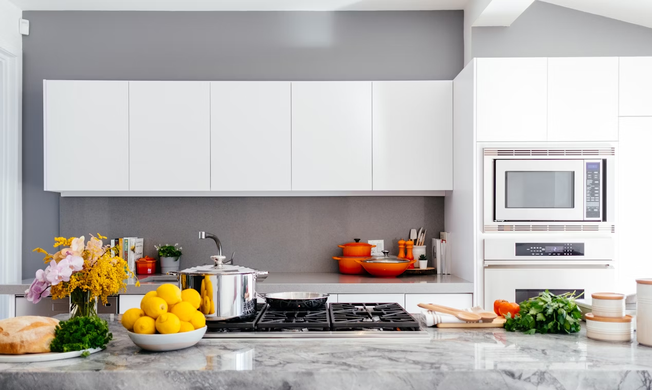 How to choose the right contractor for kitchen or bathroom renovations