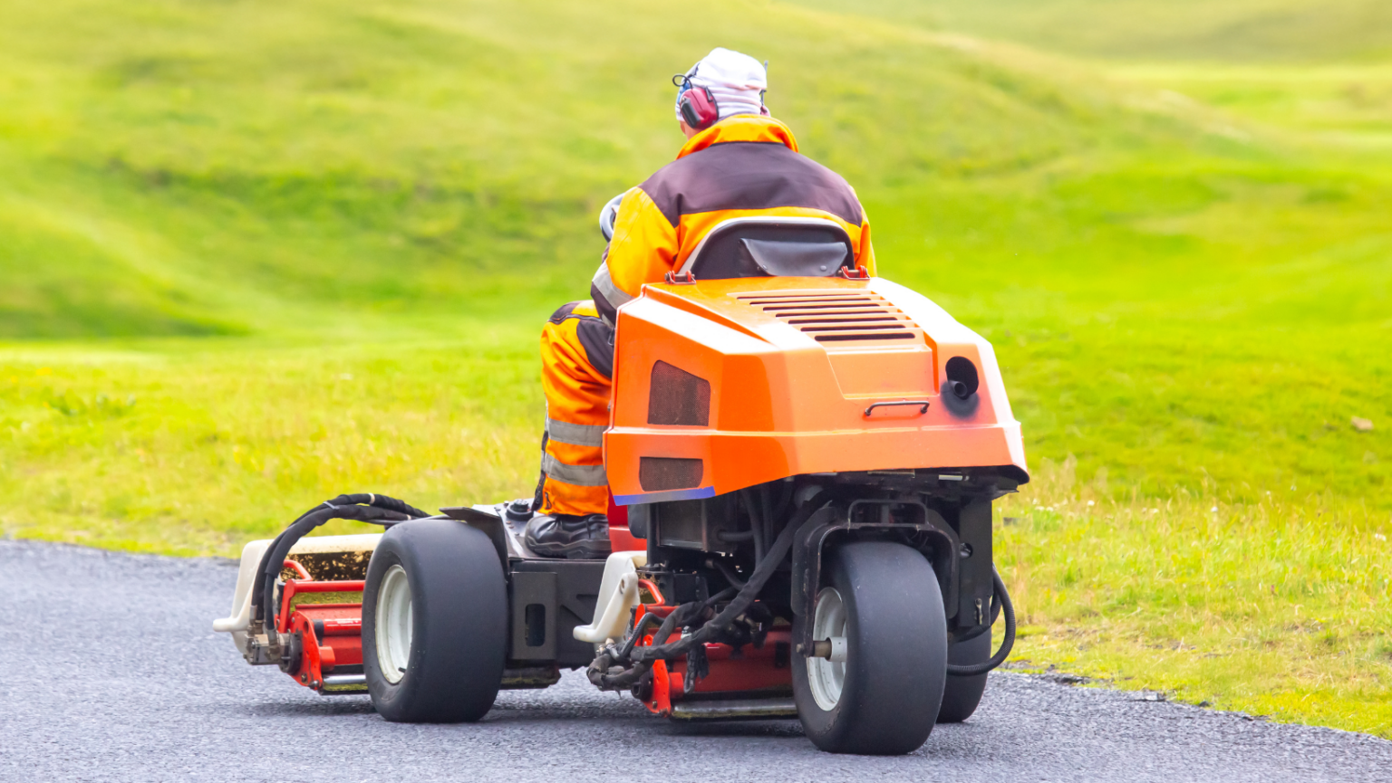 Why seasonal lawn care services is a must for keeping your grass healthy year round