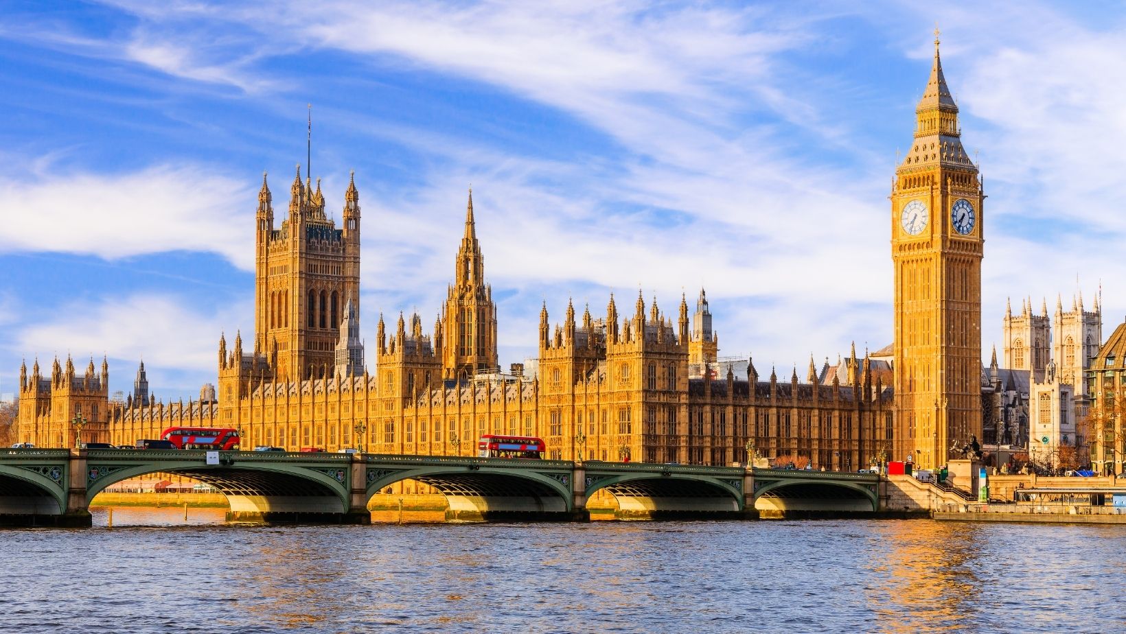 Discovering the uk through day trips weekend breaks and smart travel tips