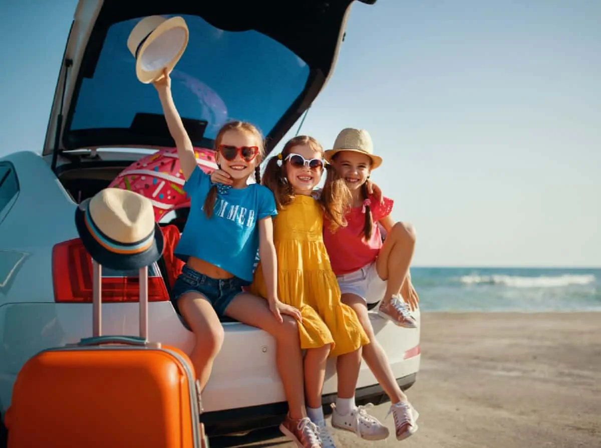 How to plan a family trip that saves money while maintaining comfort