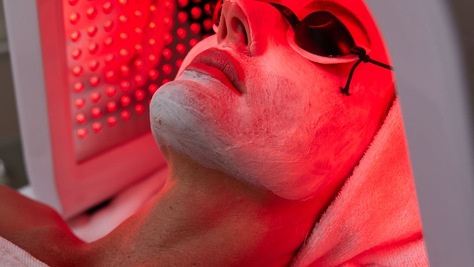 How to set up a red light therapy station at home a practical room by room guide