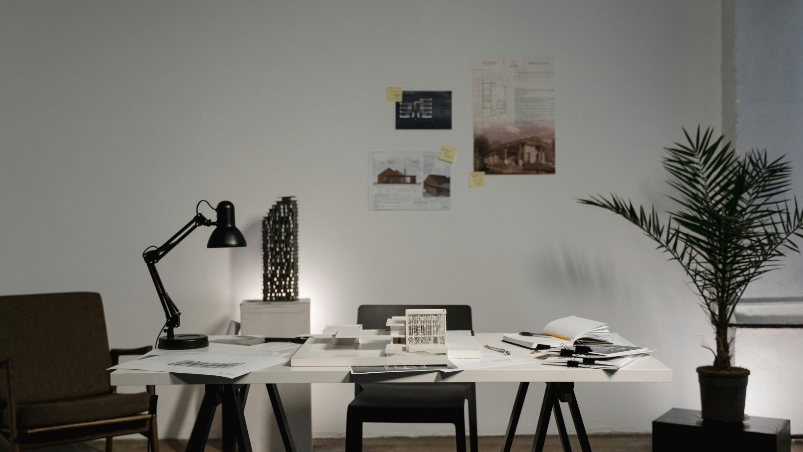 How interior design studios price their services and why it varies