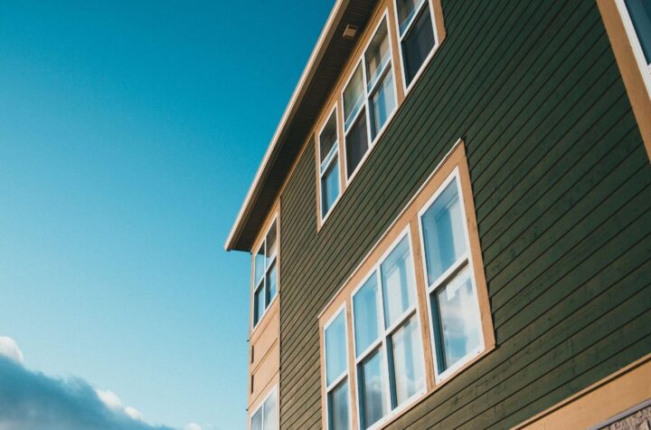 homeowners siding costs, siding material prices, siding labor costs, siding prep work, new house siding quotes, exterior home renovation costs, affordable siding options, siding price breakdown, siding replacement expenses, local siding contractors