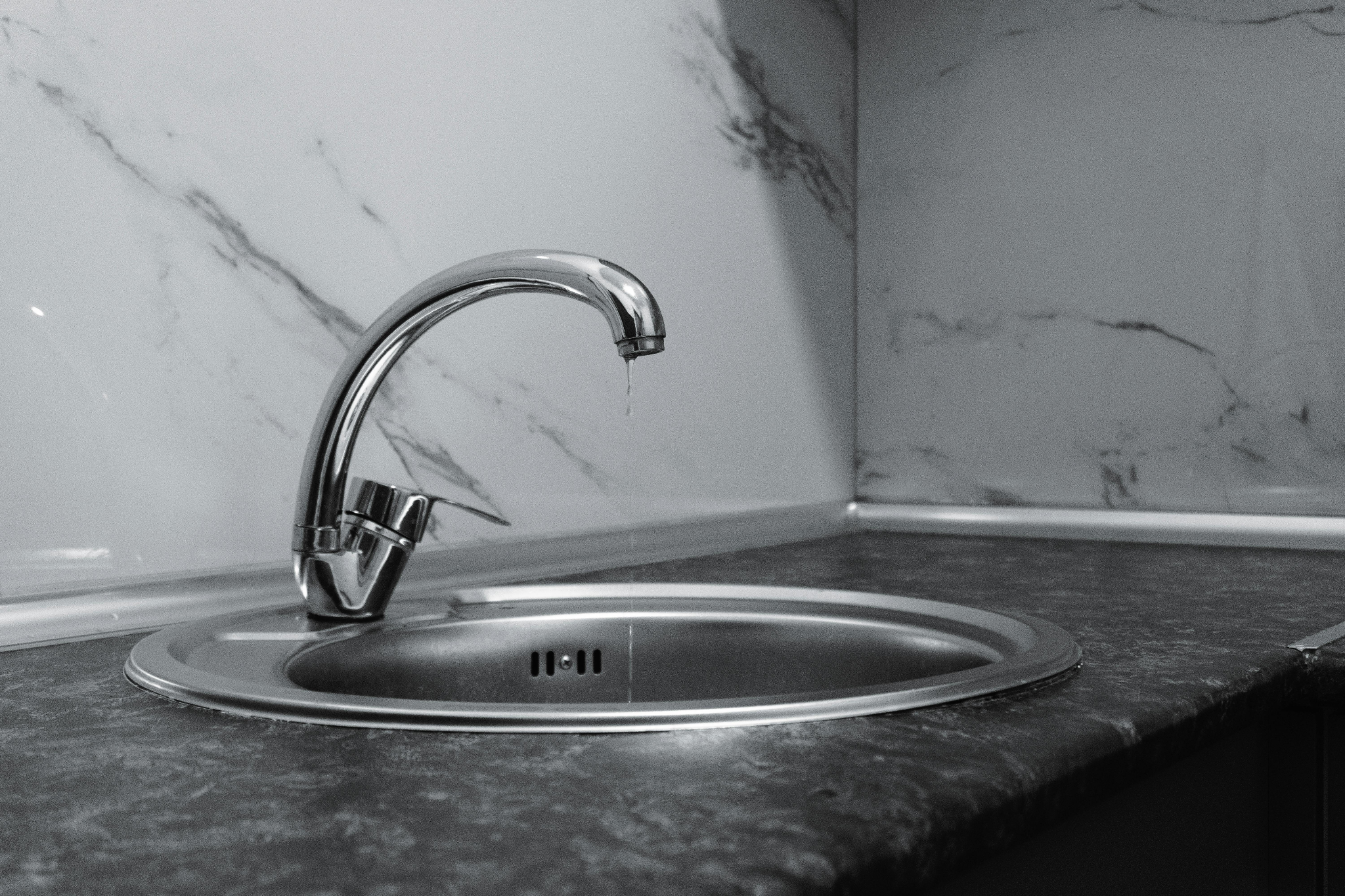 common plumbing problems, new home plumbing issues, plumbing repairs after moving, residential plumbing problems, home plumbing troubleshooting, urgent plumbing services, plumbing inspection new home, faulty pipes replacement, drain clogs residential, leak detection services