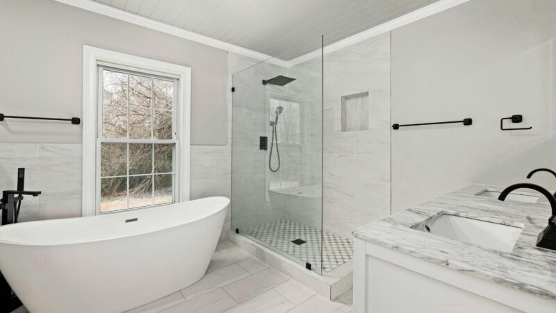 clawfoot tubs, vintage clawfoot tubs, bathroom elegance, classic bathtub designs, freestanding tubs, luxury bathroom fixtures, timeless bathroom decor, clawfoot tub renovation, high-end bathtubs, bathroom luxury accessories